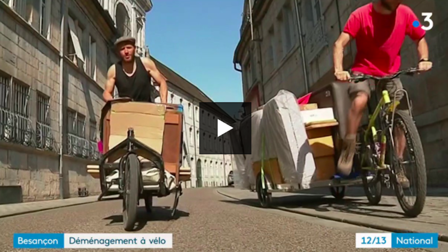 Rémi et Clément proposent le déménagement à force de mollets. capture d'écran France3