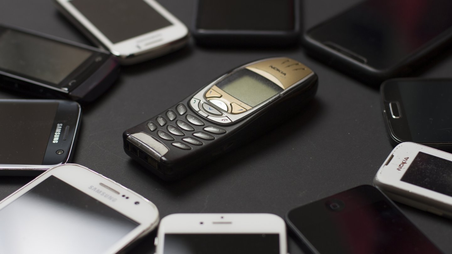Le Nokia 3210, emblème de l'explosion de la téléphonie mobile dans le monde, fait un retour dans la gamme des produits censés chatouiller notre nostalgie.
